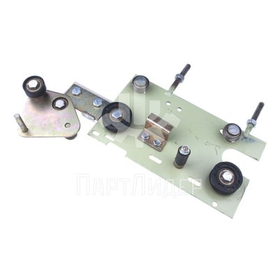 Каретка с трехплечим рычагом левая проем 1200мм ЩЛЗ